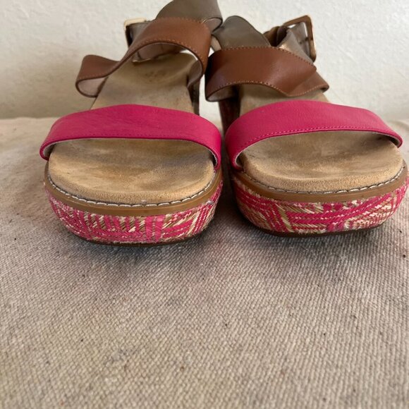 Vionic Orthaheel Cancun Fushsia Fiesta Leather Wedge Sandals Sz 11 - Picture 5 of 14